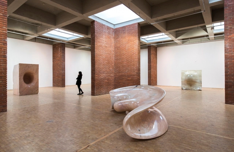 <strong>Anish Kapoor Opens His First Solo Exhibition in Poland</strong>